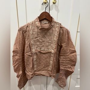 Gently-used in really good condition Dôen top in size M.
